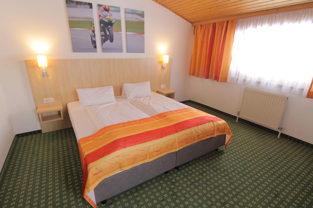 Hotel-Restaurant Bike&Snow Lederer มึลบาค อัม โฮคเคอนิก ภายนอก รูปภาพ